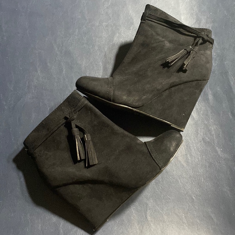 Suede Forever 21 booties